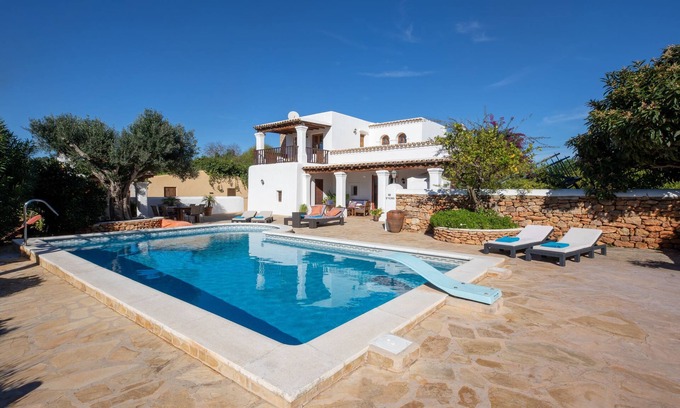 Sant Carles de Peralta Villa | Cosy Finca with Pool, Padel Court and Football Field - Can Gat Ibiza