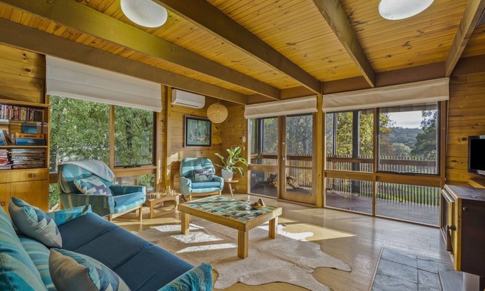 Forrest House | cosy, fireplace, outdoor bath