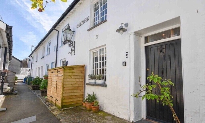 Aberdovey Cottage | Cosy Fisherman's Cottage in the very heart of Aberdovey -Pet Friendly