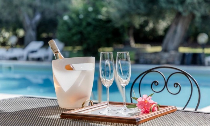 Passignano sul Trasimeno Apartment | Cosy flat equipped with all comforts to comfortably accommodate up to 3 people. The accommodation is located in a renovated former oil mill, which offers its guests numerous shared facilities: access to the seasonal swimming pool, green area with barbecu