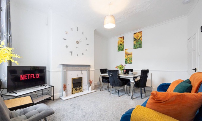 Blackburn House | Cosy Four Bedroom Terrace Rishton