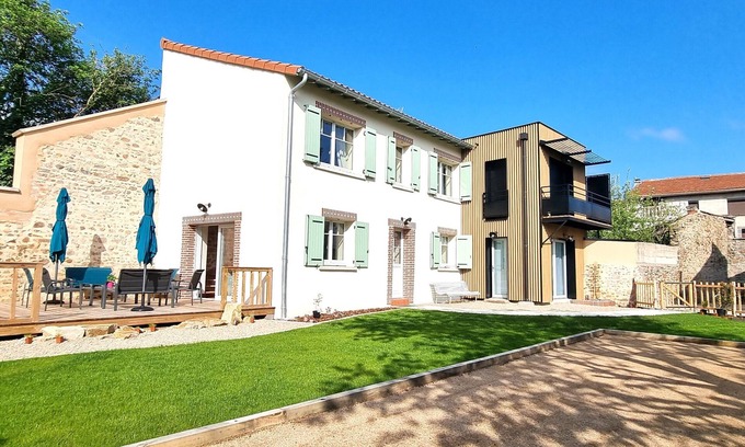 Brioude House | Cosy gîte near town center