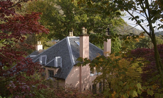 West Laroch House | Cosy Garden Apartment, by the sea within easy reach of Glencoe and Fort William