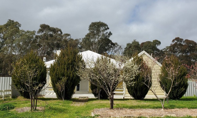 Barkers Creek Other | Cosy & historical one-bedder - perfect to explore Castlemaine & the Goldfields