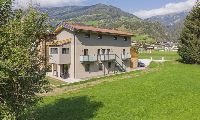 Muhlbach im Pinzgau Apartment | Cosy holiday apartment with terrace near the ski lift