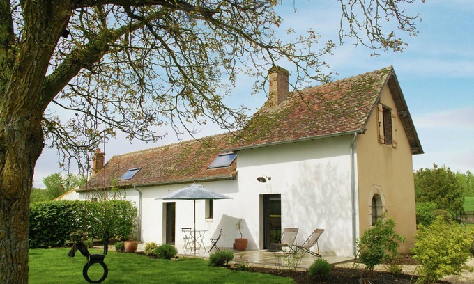 Saint-Aignan-le-Jaillard House | Cosy holiday home in Sully-sur-Loire with balcony