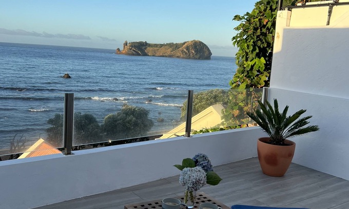 Vila Franca do Campo House | Cosy house with a magnificent ocean view