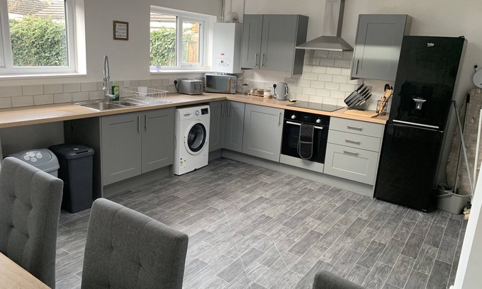 Awsworth House | Cosy House sleeps up to 7. Contractors/Families