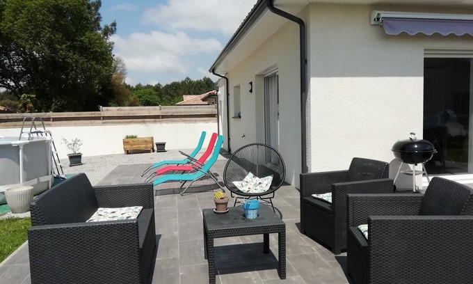 Saubion House | Cosy house with garden and above-ground pool