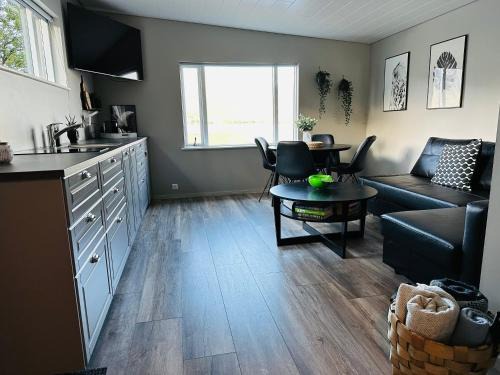 Kjosarhreppur House | Cosy lakeview cabin 45 minutes from Reykjavik