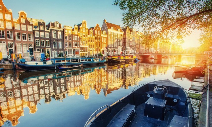 De Weteringschans Apartment | Cosy luxery 2 separate studio's in one apartment 120 m2 CENTRAL AMSTERDAM