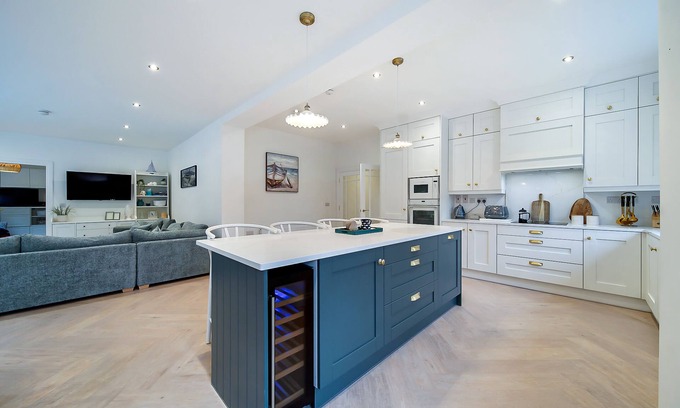 Portsalon Cottage | Cosy, luxury, five bedroom cottage in Portsalon, Donegal next to famous beach.