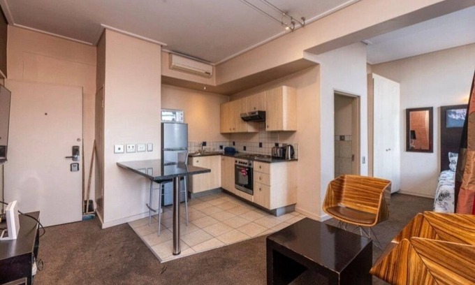 Downtown Johannesburg Apartment | Cosy Marshalls