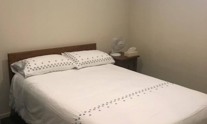 Auckland Apartment | Cosy Morningside Hideaway in the Eden Park neighbourhood.