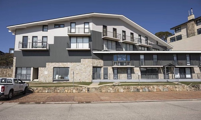 Mount Buller House | Cosy Mount Buller Blue Bird Apartment. In the heart of the village!