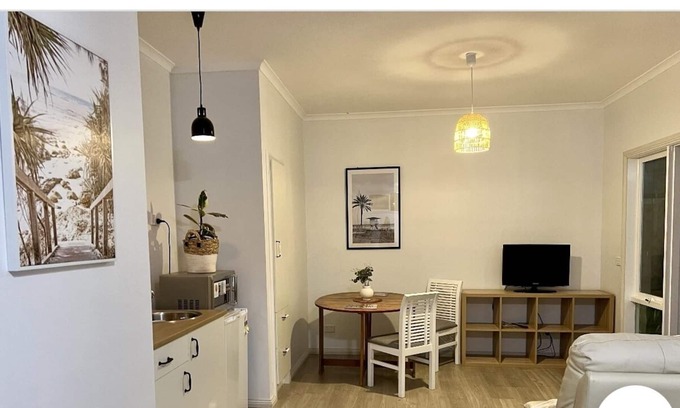 Dalyston Apartment | Cosy peaceful coastal retreat close to beaches