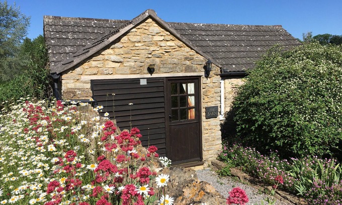 Rode Cottage | Cosy, peaceful cottage near Bath and Longleat.