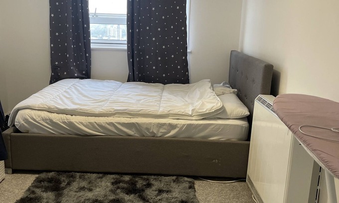 New Cross Apartment | Cosy Pent House Apartment