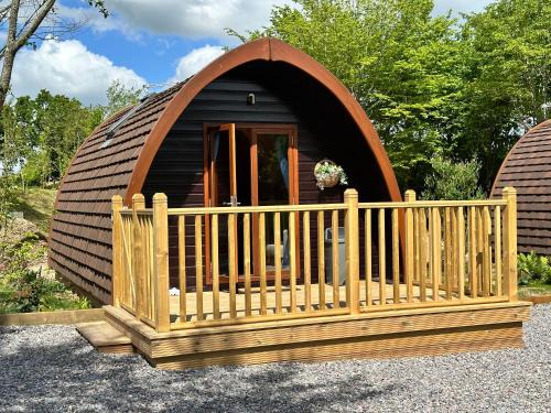 Cheriton Bishop Ski Chalet | Cosy Pod by The Moor & Fishing