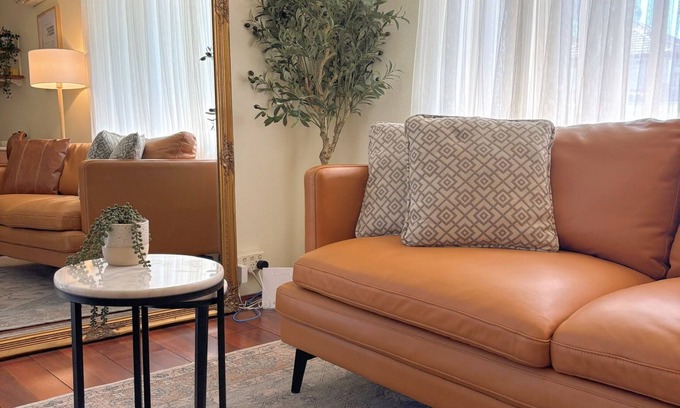 East Victoria Park Apartment | Cosy & Private, Walk to East Vic Park