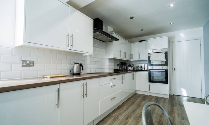 Kegworth House | Cosy Private Room Near East Midlands Airport