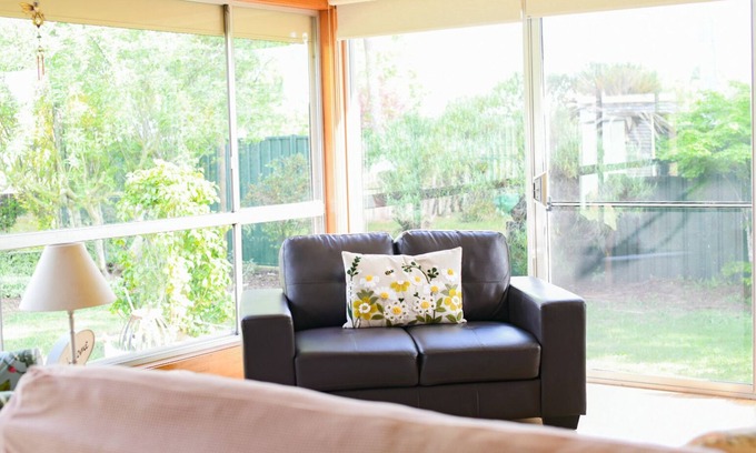 Ross Cottage | Cosy/quiet fam friendly 3 bed cottage right in town.Great pub & historic bridge