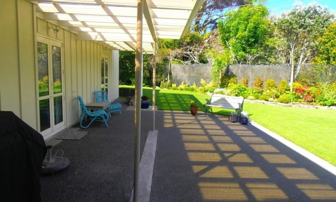 Rewa Cabin | Cosy Quiet Lodge in Picturesque Garden and Orchard