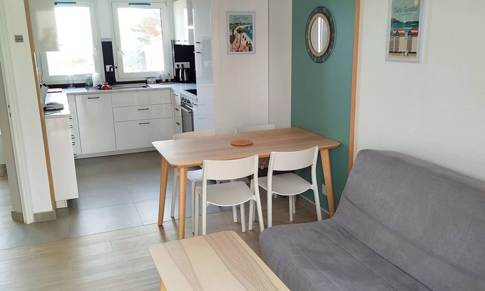 Saint-Cast-le-Guildo Apartment | Cosy renovated apartment with sea view