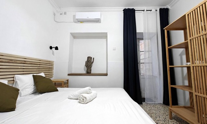 Pieta House | Cosy room 4 in guesthouse