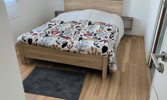 Chemaze House | Cosy room with kitchen - Free parking - Near VNB Festival - Jacuzzi.