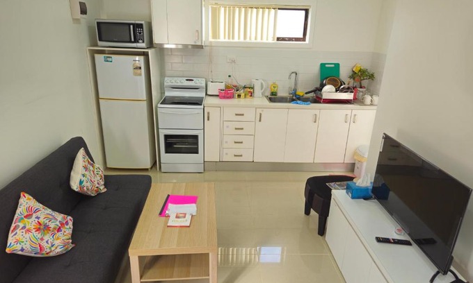St Andrews Apartment | Cosy Self-Contained 1-Bedroom Compact Granny