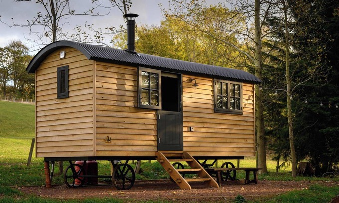 North Berwick Apartment | Cosy Shepherds Hut Getaway in East Lothian