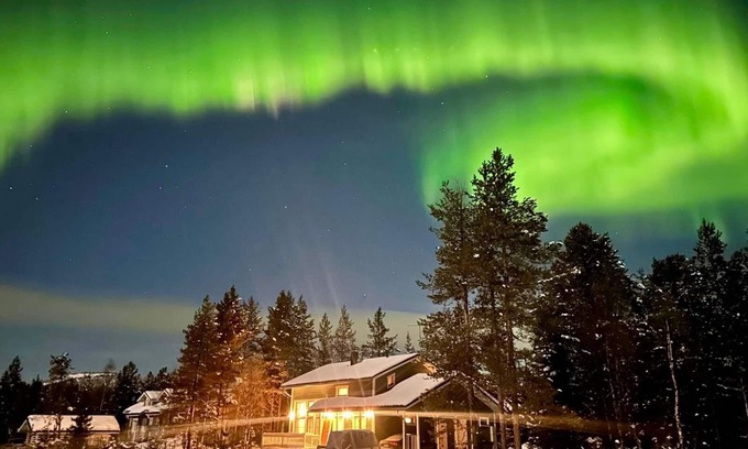 Rukatunturi Villa | Cosy Ski Retreat in Finnish Lapland: Sauna, Fireplace & Ski Trail Nearby