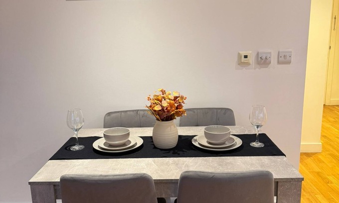 Stratford Apartment | Cosy & Spacious 2-Bedroom apartment in Stratford