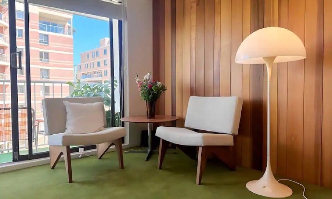 Bondi Junction Apartment | Cosy Studio in Bondi Junction in 1970s building