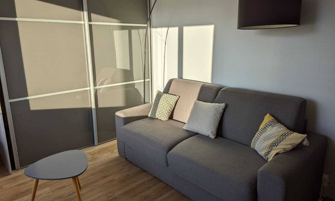 Epinettes Apartment | Cosy studio just a stone's throw from Paris