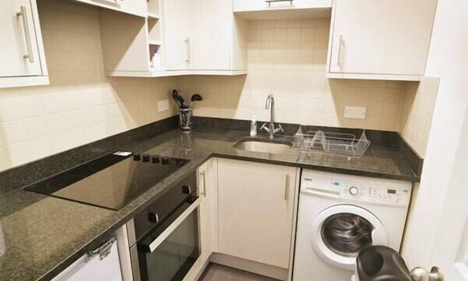 Bishop's Stortford Apartment | Cosy Studio - Private Entrance Bishop’s Stortford