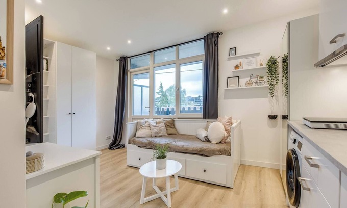 Spijkenisse Apartment | Cosy Studio with Balcony
