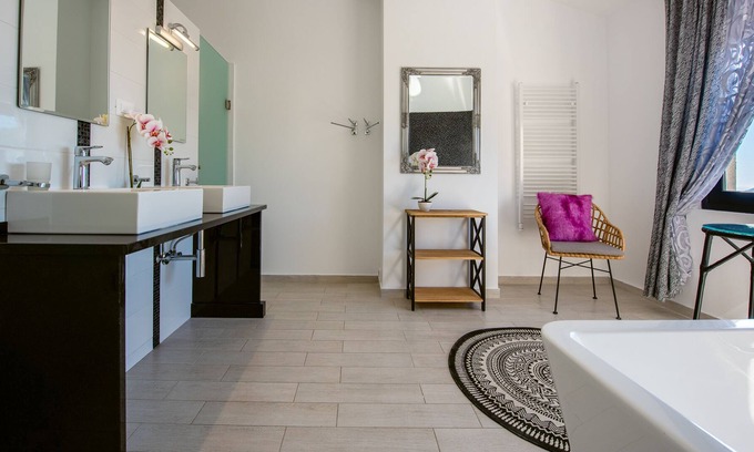 Podmaine House | Cosy `style villa Lazi