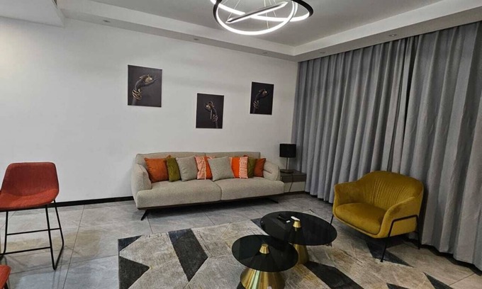 Gombe Apartment | Cosy stylish 1 bed Apartment with rooftop pool ina residential area of Gombe