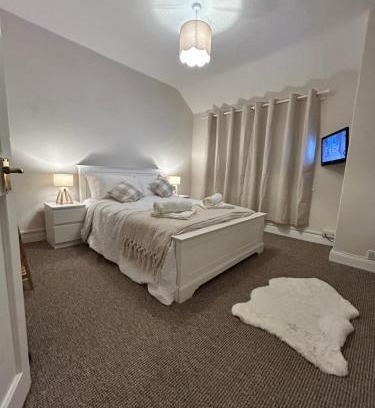 Hull House | Cosy stylish house West Hull