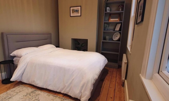 Newham Apartment | Cosy & Stylish Stay in Vibrant East Ham