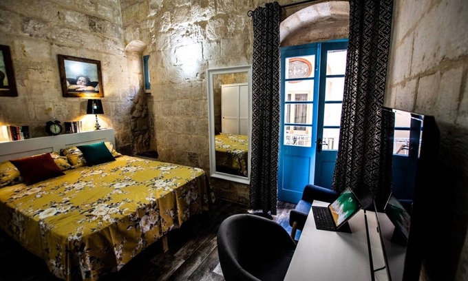 Madliena House | Cosy Townhouse in Historic centre