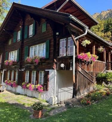 Wengen Apartment | Cosy Traditional Swiss Chalet