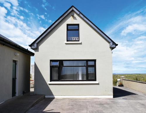 Mullet Peninsula Apartment | Cosy two bedroom cottage on the Mullet Peninsula