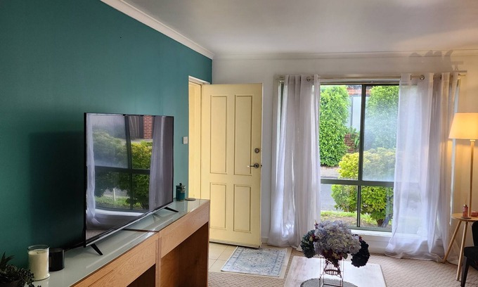 Mount Gambier House | Cosy Unit in Mount Gambier