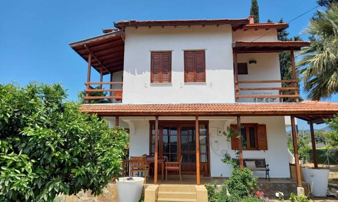 Ozdere House | Cosy villa in a big mandarin garden close to seaside