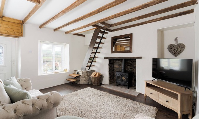 Kenfig Hill Cottage | Cosy Welsh Cottage with countryside views