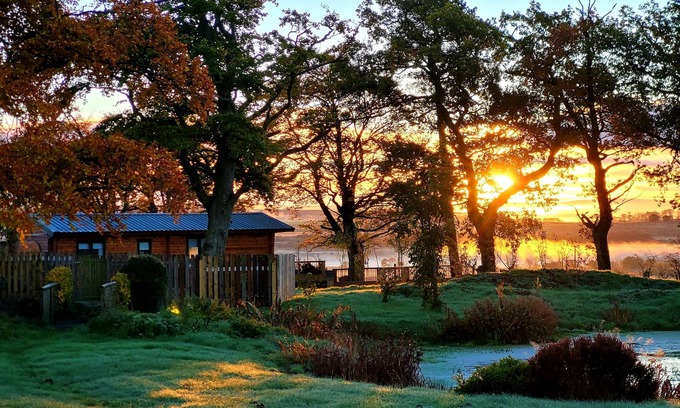 Cronberry Cabin | Cosy wood cabin in rural area near national park