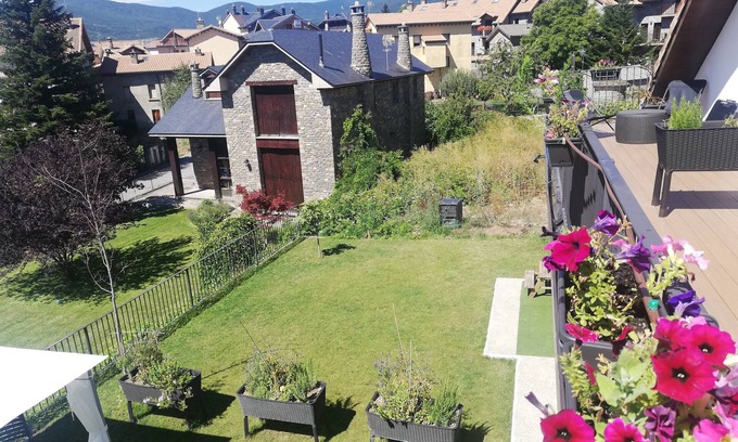 Gavin House | Cotefablo House. Ara accommodation. Gavín (Biescas)
